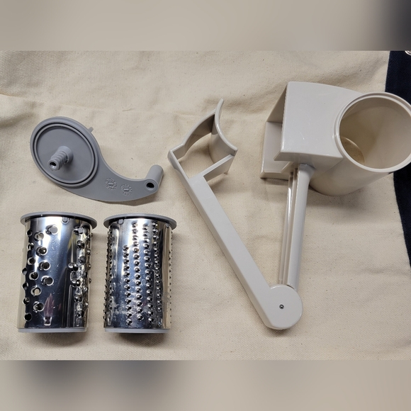 The Pampered Chef Other - The Pampered Chef Deluxe Rotary Cheese Grater Grinder #1275 Vintage